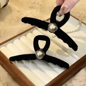 [콩심팥심]헤어 액세서리 집게핀 벨벳재질 진주포인트 여성 심플 바나나핀 미니집게핀 머리집게핀