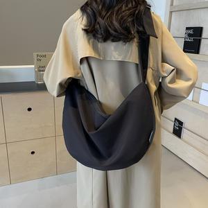 행복한일상 라지 크루아상 크로스백 무지 숄더 토드 크로스 데일리 가방