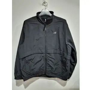 UNI 에센셜 헤리티지 웜업자켓 NBNAF31803 BLACK