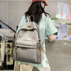 대학생 책가방 백팩 고등학생 직장인 출근