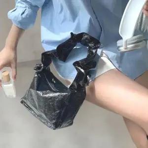 [다잇템] 여성 스트랩 독특 쁘띠 셔링 에나멜 어깨 토트백