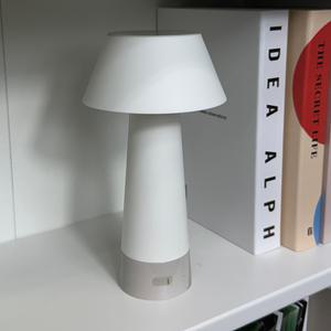 이케아 무선 스탠드 책상 독서등 전등 LED 솔빈덴 20cm