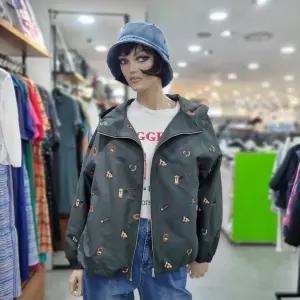 베네통/애플아울렛/자수 포인트 데이크 점퍼/BAJPA3541