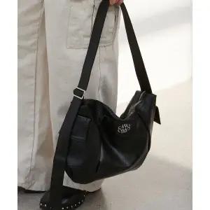 닉앤니콜 NICKNICOLE NICOLE LINE HOBO BAG 2 COLOR