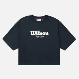 윌슨 에센셜 크롭 절개 티셔츠 W B1 W253002NTS77 NVY WHT