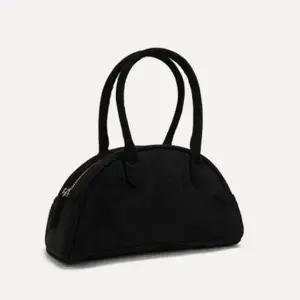 [다잇템] 여자 세무 하프 FW 하프문 클래식 토트백