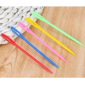 플라스틱 돗바늘 7cm 1개입 낱개 (랜덤발송) / 안전바늘 뜨개바늘 칼라 돗바늘