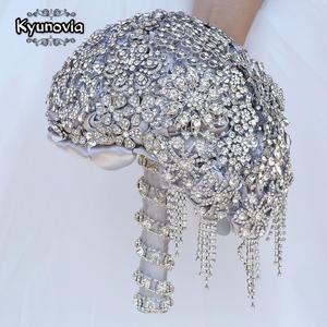 Kyunovia 캐스 케이 딩 티어 부케, 실버 브로치 부케, 웨딩 액세서리 쥬얼리 부케, 크리스탈 캐스케이드 부케 FE69