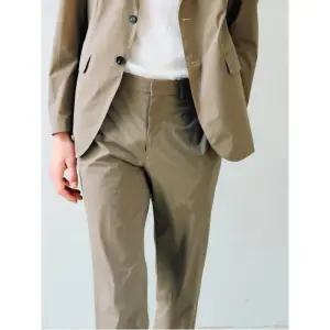 [SMART SETUP] 경량 나일론 솔리드 레귤러핏 셋업 팬츠  베이지 (RY5321P72A)
