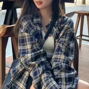 네이비 체크 무늬 오버핏 긴팔셔츠 블라우스 여성 루즈핏 베이직 기본 긴팔 셔츠 남방 긴팔셔츠 룩