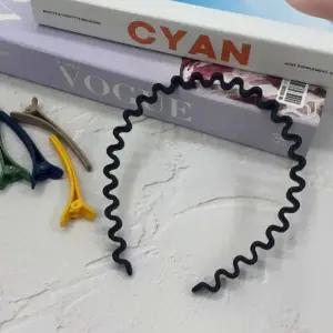 지그재그 물결 머리띠 검정