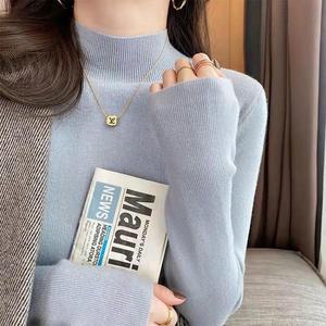 [트렌드스토어] 차분한 하프 터틀넥 반목폴라 이너티 니트