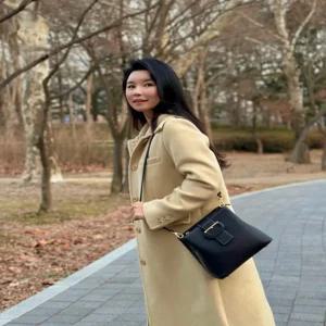 닥스 액세서리 25SS [하운드투스체크 COMBI] 블랙 D장식 체크배색 가죽 숄더백 M DCBA5E512BK