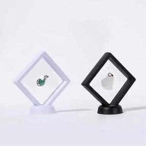 악세사리 필러블름 액자 케이스+받침 화이트 소 굿즈 전시