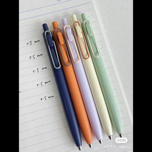 일본 UNI 작은 두꺼운 코어 여름 한정 젤 펜 UMN-SF 두꺼운 검정색 하나의 낮은 중력 Uniball 서명 펜
