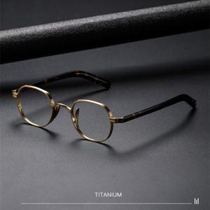 KameManNen KMN131로 남성과 여성 안경 디자인을 위한 일본 복고풍 클래식 작은 사각 프레임 순수 티타늄
