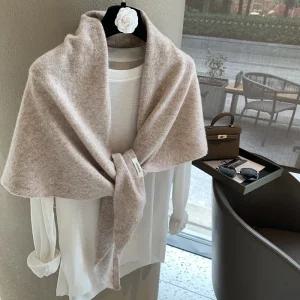 wool 100% 심플 모던 빅사이즈 삼각숄 머플러 어깨숄 어부바니트