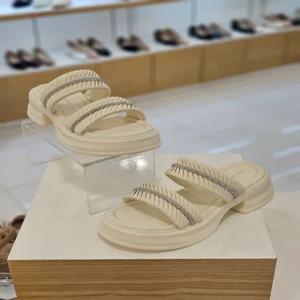 [미소페] by미소페 여성 통굽 비즈 슬리퍼(5cm)112523008