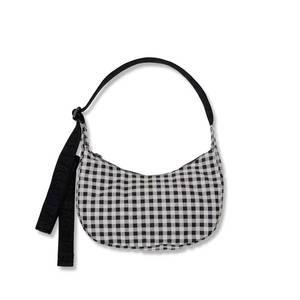 [바쿠백] BAGGU 나일론 크레센트백 스몰 Black & White Gingham