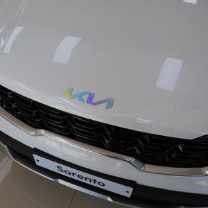 2024 쏘렌토 페이스리프트 홀로그램 카본 기아 엠블럼 스티커 필름