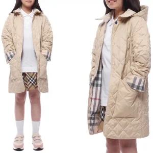 [버버리] 25SS 코듀로이 다이아몬드 퀼팅 코트 (8092530 PALE STONE 25S)