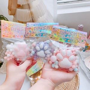 새로운 Fidget 미니 Squishy Kawaii 플러시 고양이 발 투명 큐브 스트레스 릴리프 파티 손님을위한 장난감을 짜내십시오