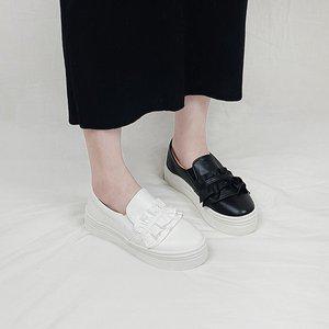 [디아]다드 국산 프릴장식 밴딩 통굽 키높이 슬립온 4cm