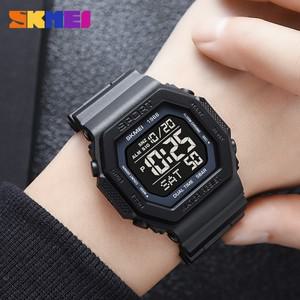 태양열시계 SKMEI 1988 망 군사 스포츠 손목 시계 방수 LED 디스플레이 디지털 남자 카운트다운 크로노 Rel