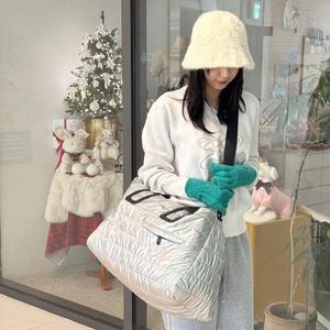 [다잇템] 여자 실버 대형 크로스 패딩 큰사이즈 FW 보스턴백