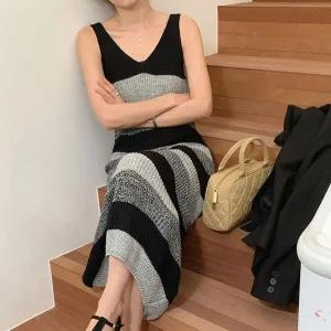[하프클럽/셀러허브_여성트랜드패션]ONM 스트라이프 민소매 원피스 브이넥