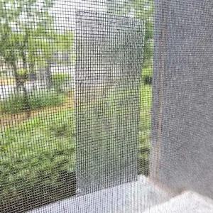 잘라쓰는 롤타입 방충망 보수테이프 2M 모기장테이프 방충망보수테이프 벌레차단테이프