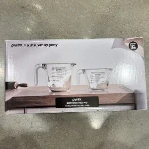 파이렉스 X 키티버니포니 계량컵 2개 세트