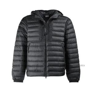 [롯데백화점]CP컴퍼니 FW25 남성 D.D. 쉘 고글 패딩 19CMOW031A 110416A 999