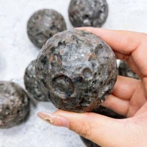 천연 크리스탈 문 구체 Yooperlite Stone  차크라 볼 에너지 위카 불꽃 레이키 치유 영적 요술 수집