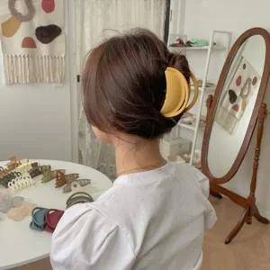 GGD 라운드 무광 클리어 반달 헤어 집게핀