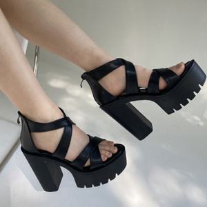 [파라노말샵]보이 하이힐 통굽 샌들(굽12cm) (파라노말샵)