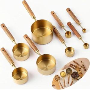 8Pcs 계량컵 및 숟가락 세트 - 나무 손잡이가 있는 황금 스테인리스 스틸 계량컵, 금속 계량 스푼 주방/음식/제빵용 둥지 주방 세트(8Pcs 손잡이)