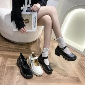 블랙 에나멜 여성 통굽 스트랩 메리제인 펌프스 무광-WCEE575