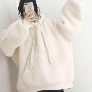 후드티 패션 티셔츠 코디 캐주얼 연말 양털 모임 기모