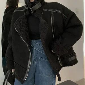 [다잇템] 여성 스트랩 버클 힙무드 무스탕 폴라넥 자켓