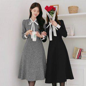 [시크라인] 퀸델로 리본 넥 소매 배색 플레어 트위드 원피스