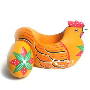 달걀품은 닭인형 인테리어소품 목각인형 미니어쳐