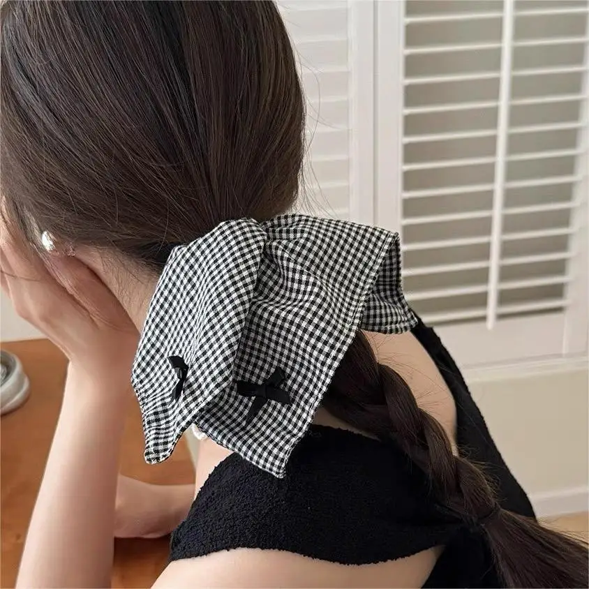 광장 대형 블랙 화이트 체크 무늬 줄무늬 표범 인쇄 Bowknot 심장 창자 헤어 넥타이 여성을위한 패션 기질 스카프