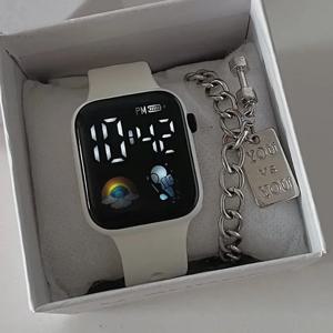 여성을위한 패션 LED 스포츠 시계 디지털 시계 핑크 전자 손목 시계 캐주얼 실리콘 Montre Femme Relojs Para Mujer