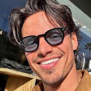 JNPCXI 품질 새로운 레트로 라운드 선글라스 여성 패션 리벳 장식 음영 UV400 남자 펑크 레오파드 태양 안경