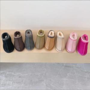 겨울 어린이 유아 스노우 부츠 새로운 디자인 소녀 소년 정품 양피 천연 모피 신발 아기 클래식 울트라 미니 따뜻한 슬리퍼