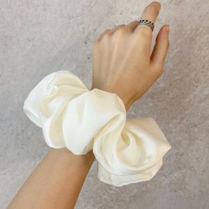 여성을위한 패션 대형 실크 Scrunchies 한국어 쉬폰 탄성 헤어 넥타이 포니 테일 홀더 모자를 쓰고 있죠 Chouchou Cheveux Femme