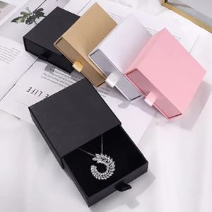 10pcs 8x8x1.7cm 목걸이 귀걸이 반지 서랍 상자 작은 여행 보석 선물 디스플레이 포장 상자 외부 종이 내부 벨벳