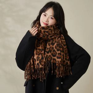 두꺼운 레오파드 프린트 술 스카프 여성 유행 밀레니엄 소녀 스타일 가을 겨울 따뜻한 어깨 목도리 JIFANPAUL 브랜드