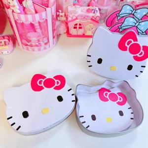 Kawaii Sanrio 헬로 키티 금속 보관 상자는 스티커 메모 책이 함께 제공됩니다. 만화 Kt 고양이 면봉 기타 보관 상자